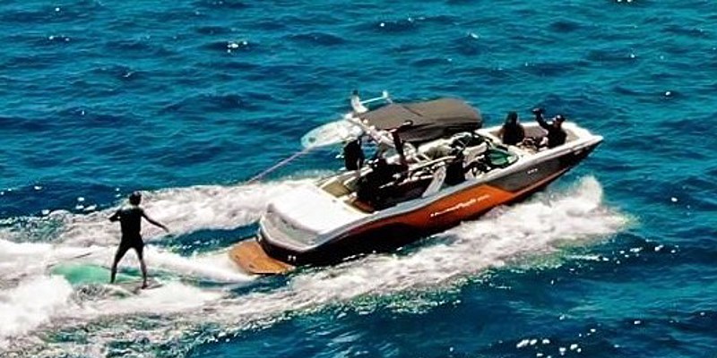 Surf Boat Rental in Lake Tahoe